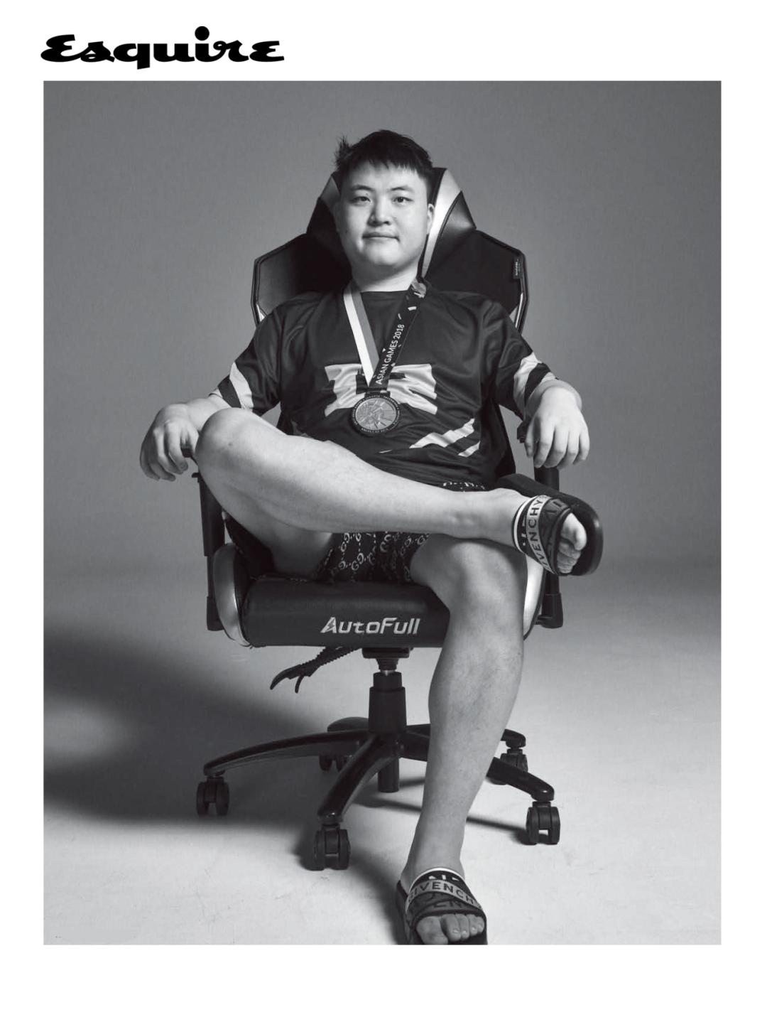 简自豪uzi最新消息,简自豪uzi高光时刻