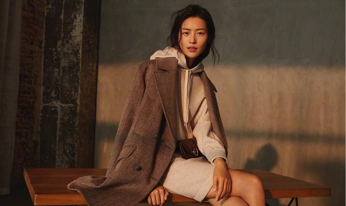 近日刘雯的消息,刘雯解约大牌完整版