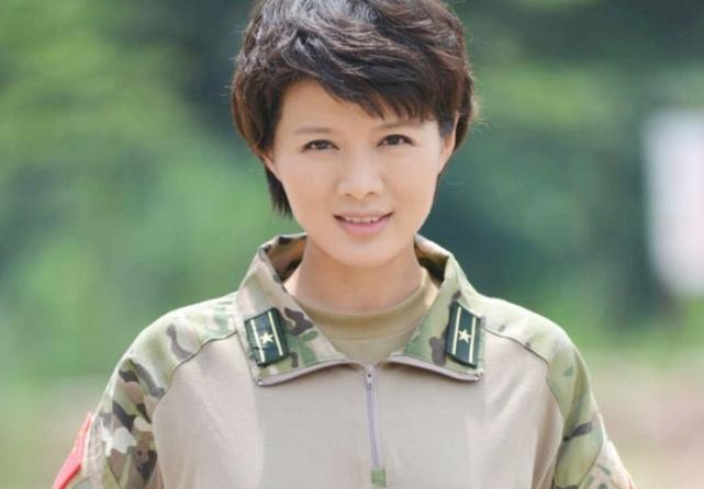 演军人的明星多少位,演军人的6位女星