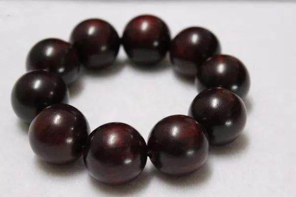 木质手串最好的是什么材料,戴木质手串好处