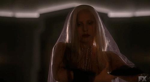 LadyGaga自曝被性侵后患抑郁症,创伤像诅咒,你该如何摆脱?