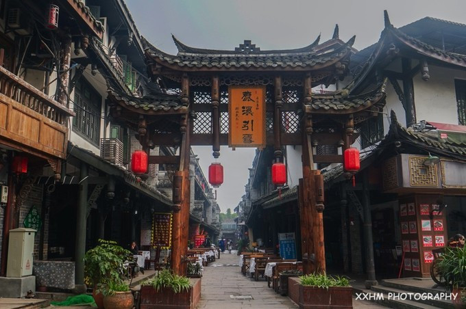 成都本地人去的最好吃的美食,中国姑娘吃成都美食