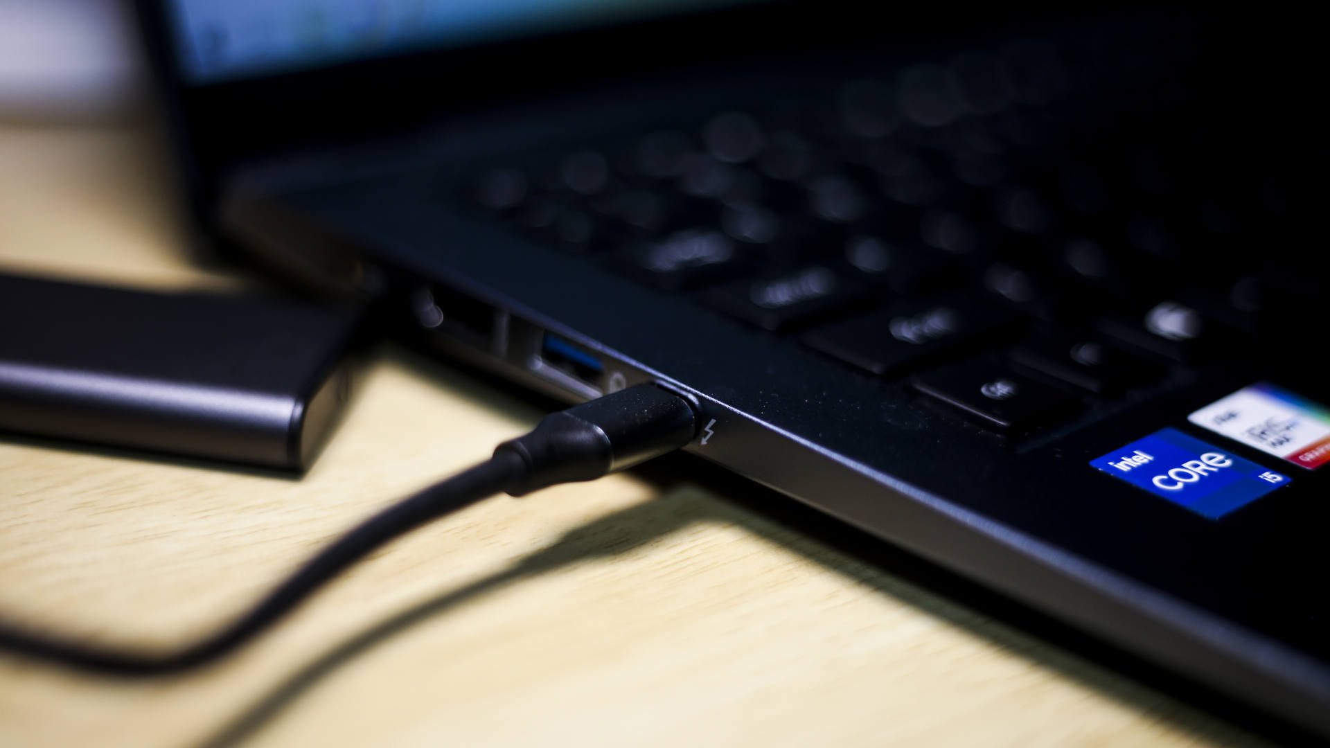 铠侠240g固态硬盘怎么装,foresee固态硬盘和铠侠哪个好