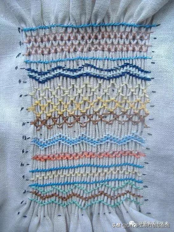 棒针织百褶裙边花样视频,编织收缩小包