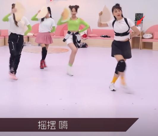 张雨绮腰疼,张雨绮脖子贴的什么