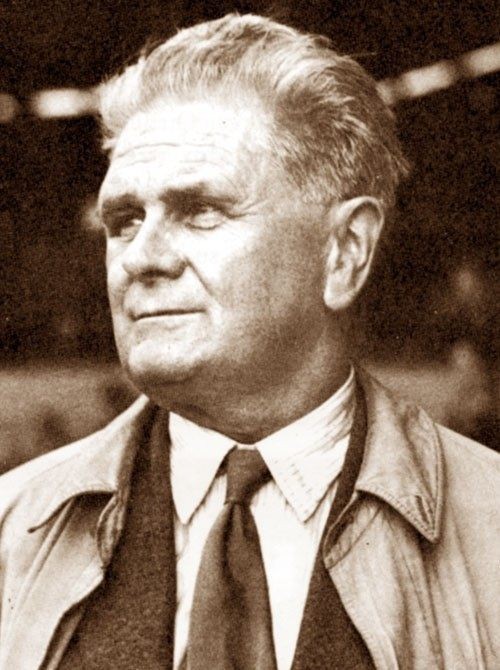 解释越位的构成条件及判罚,“越位”规则来历讲解