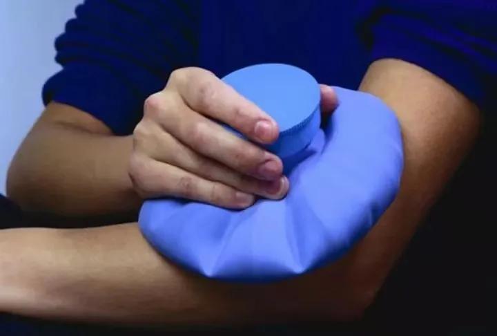 胳膊肘疼痛说是网球炎怎么治疗,网球肘两个胳膊都痛