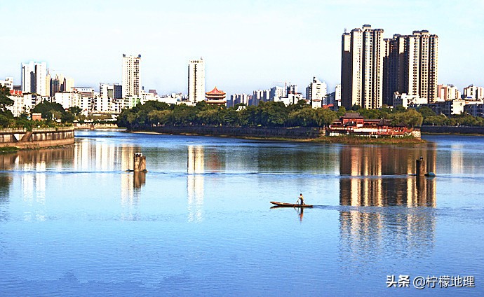 江西这座城市古称袁州，GDP位居全省第四，历史悠久风光绝美