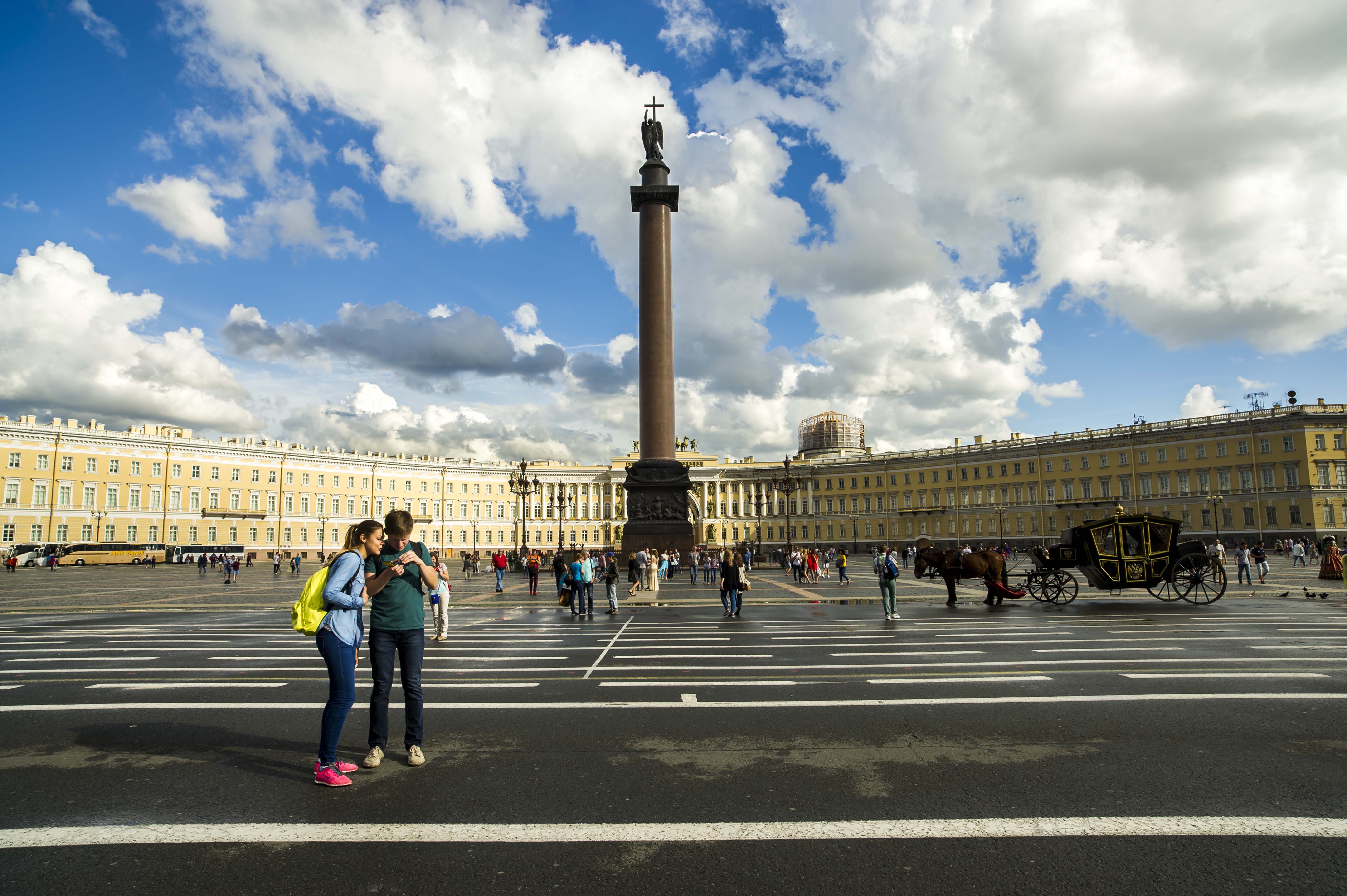 圣彼得堡景色迷人,圣彼得堡夏天的风景