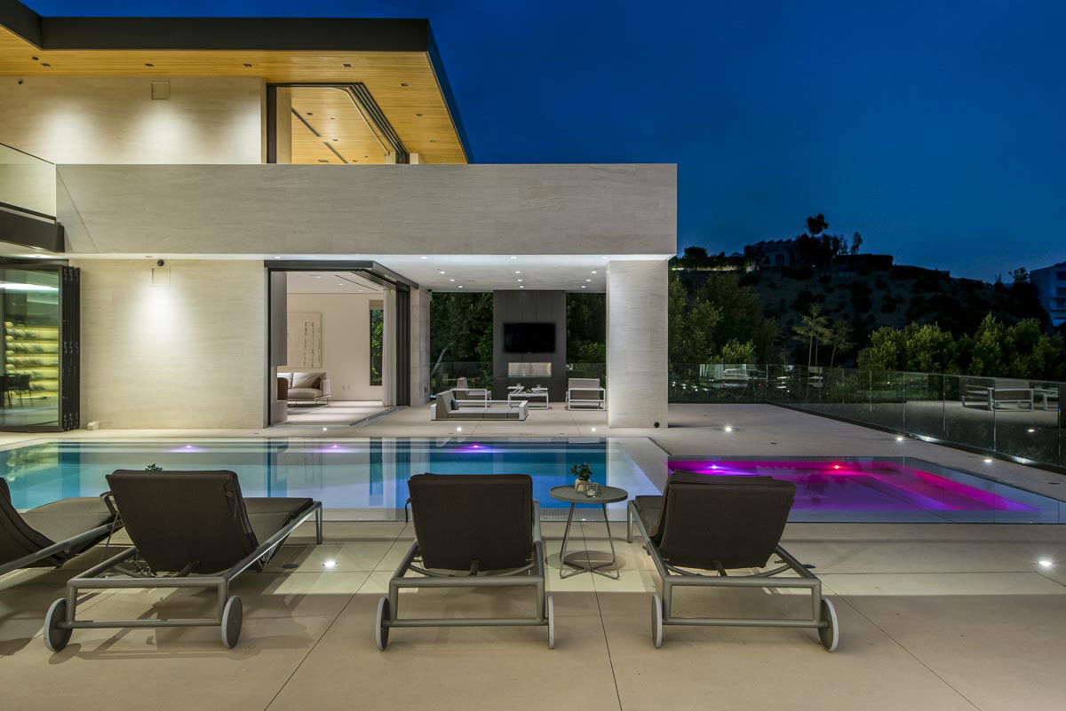 没有泳池的房子,没有泳池和花园的别墅