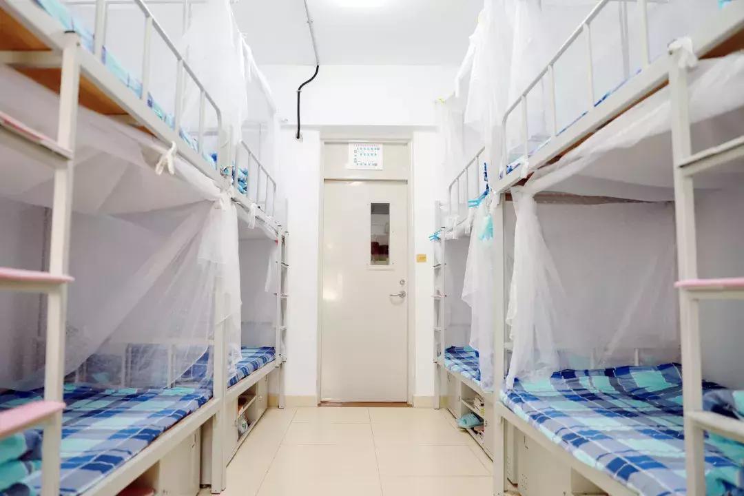 深圳前十中学宿舍,深圳四大高中宿舍图
