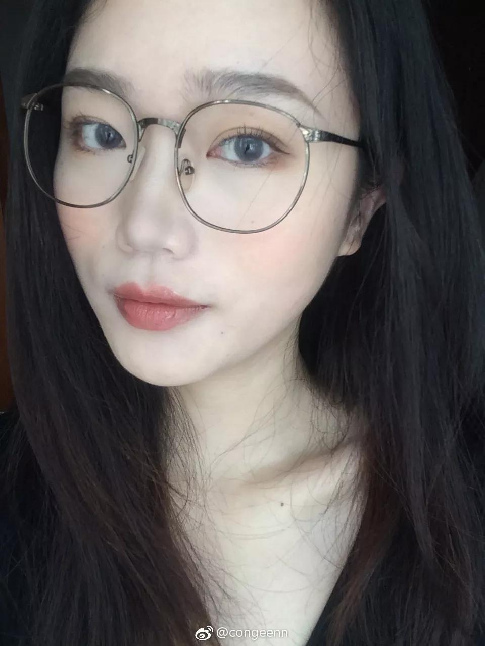 快买了这只口红来人间水蜜桃学院报道!