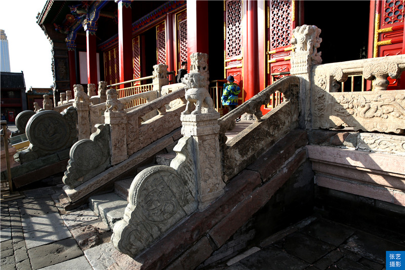 沈阳故宫是举世闻名的建筑物,中国仅存的两大宫殿沈阳故宫