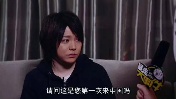 画这个愚蠢裸男漫画的背后,竟是一个可爱的男孩子?