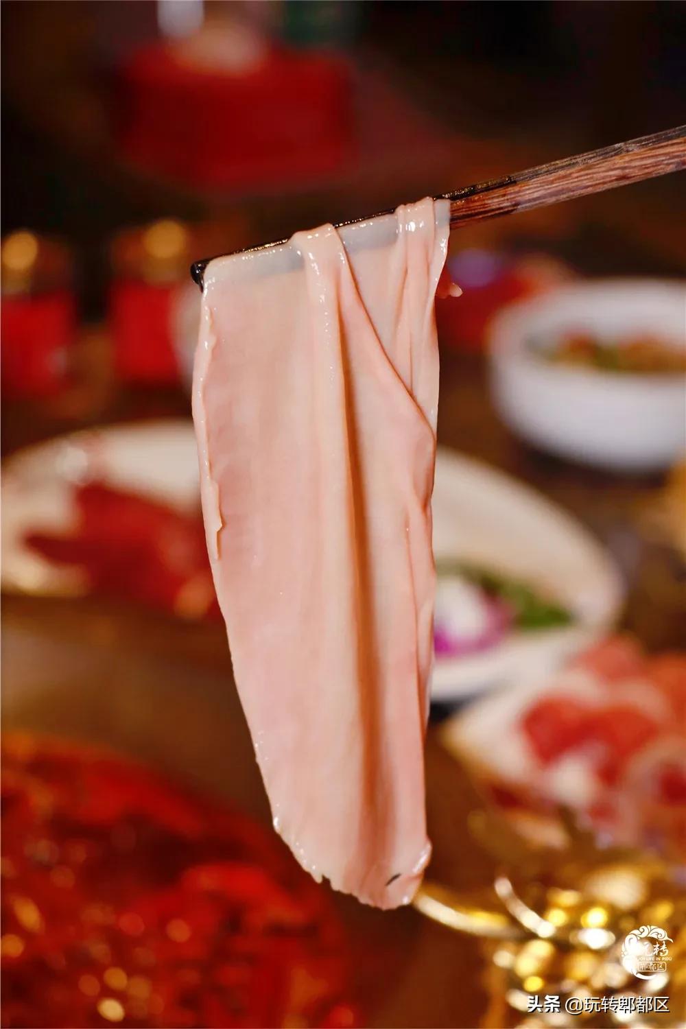 日均爆排1000+！壕涮八道硬核招牌，明星接连翻牌的巴蜀火锅来了