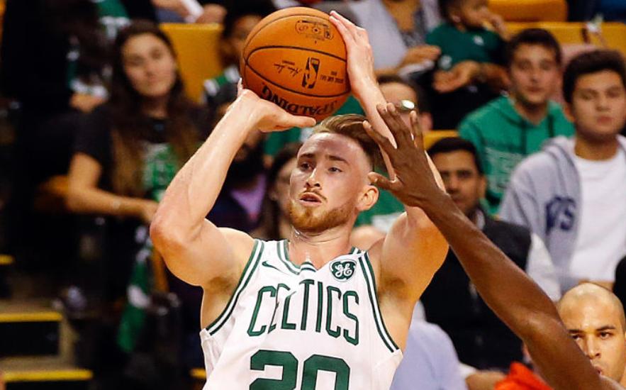 你投篮的时候盯着球看还是盯着框看?想不到这里竟有这么大学问