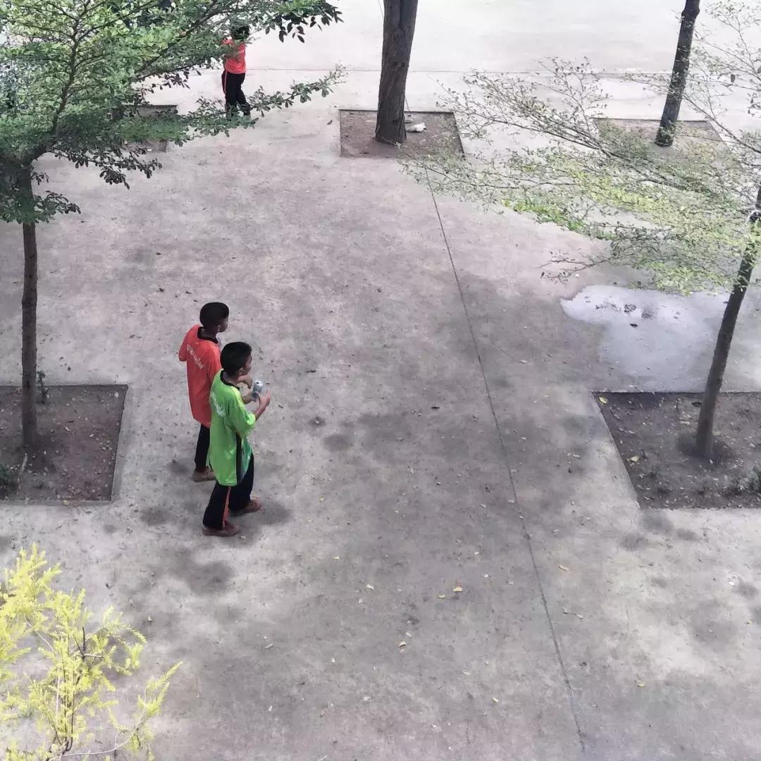 在切开与缝合之间磨合（一）|泰国校服文化脚注