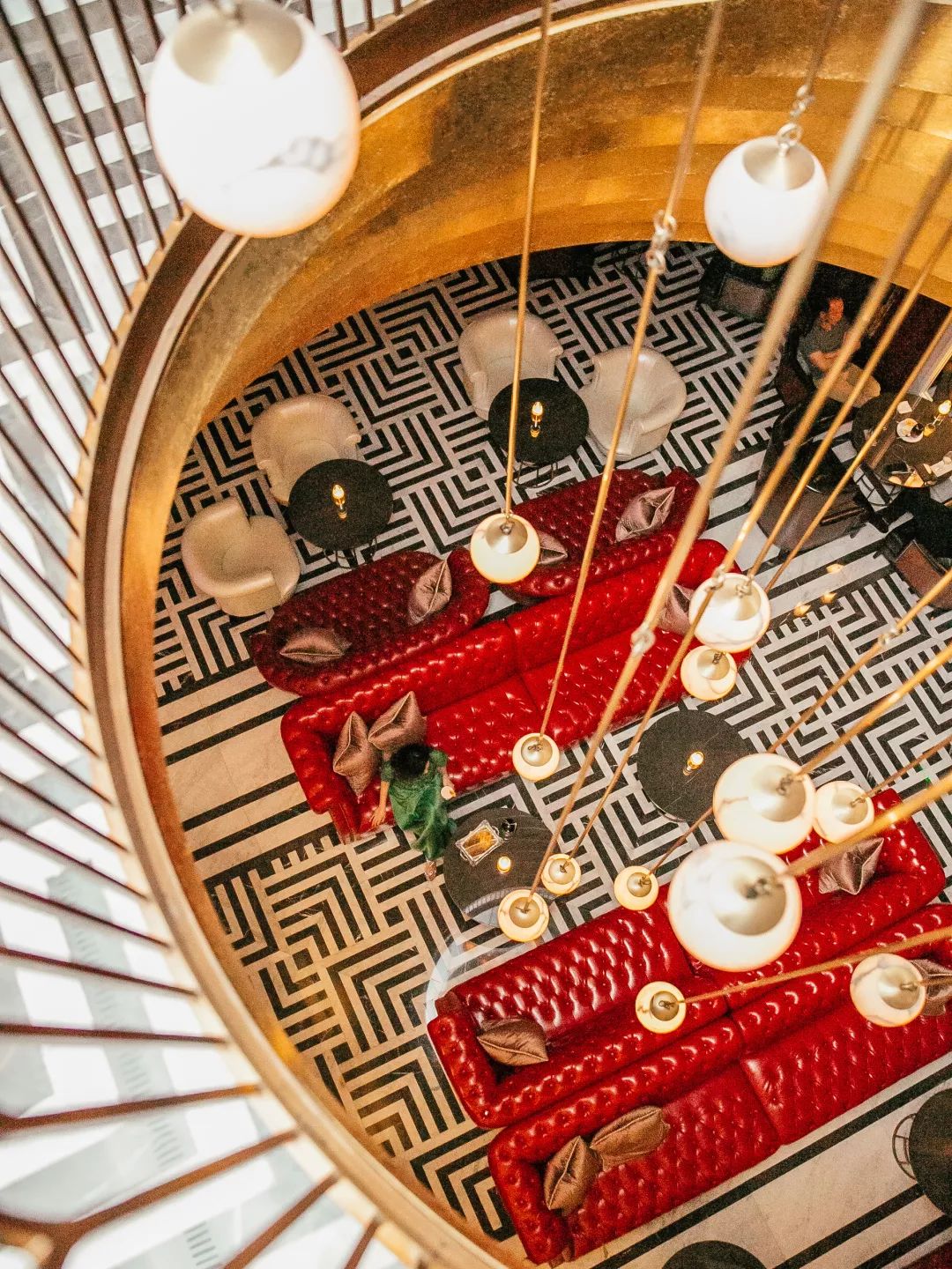 藏身酒店,高档酒店的酒吧