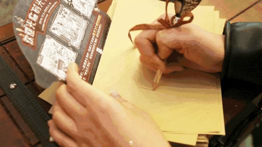 为了让你过好圣诞，他们把全世界搬进了购物中心