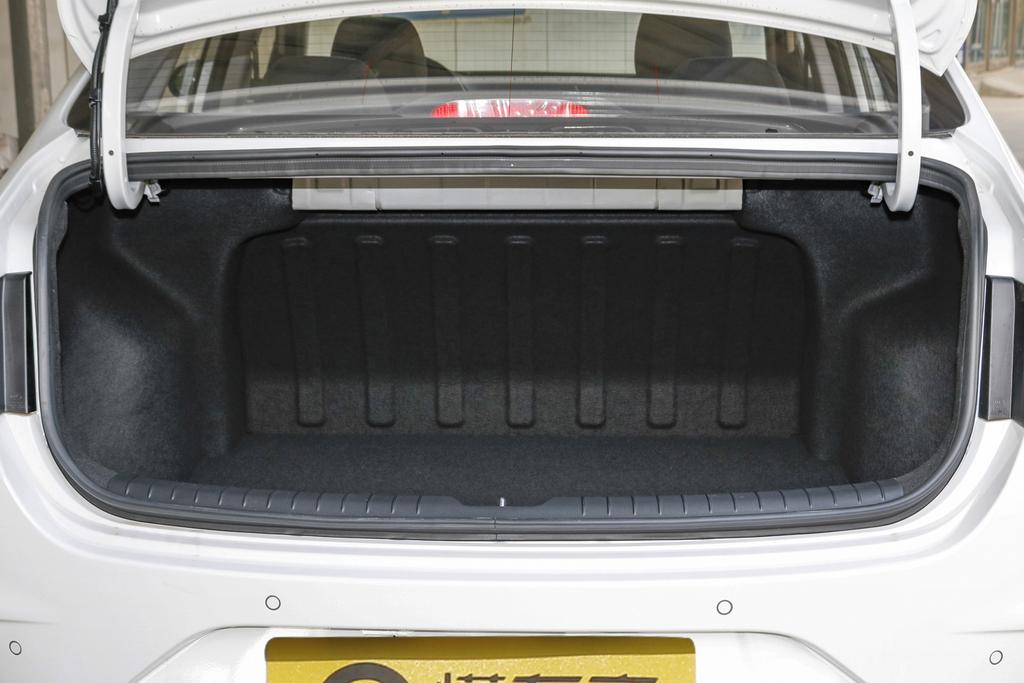 性价比高外观漂亮车,悦动性价比最高的一款