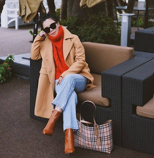 直筒裤短靴是你冬季的穿搭首选吗,冬季穿搭短靴牛仔裤