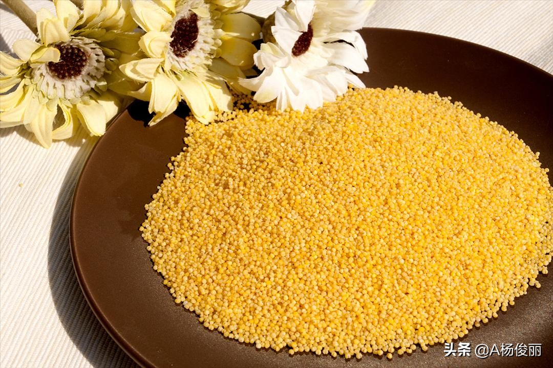 唐三镜真全粮杨俊丽-小米黄酒的酿制方法及功效