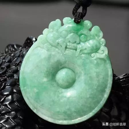 如何轻松分辨翡翠中的“小鲜肉”和“老腊肉”？