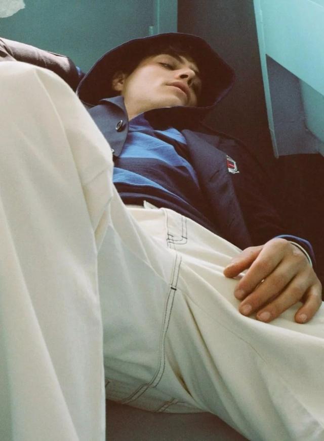 我分期买着几千的Supreme和AJ，老爸几百的羽绒服却都舍不得买！