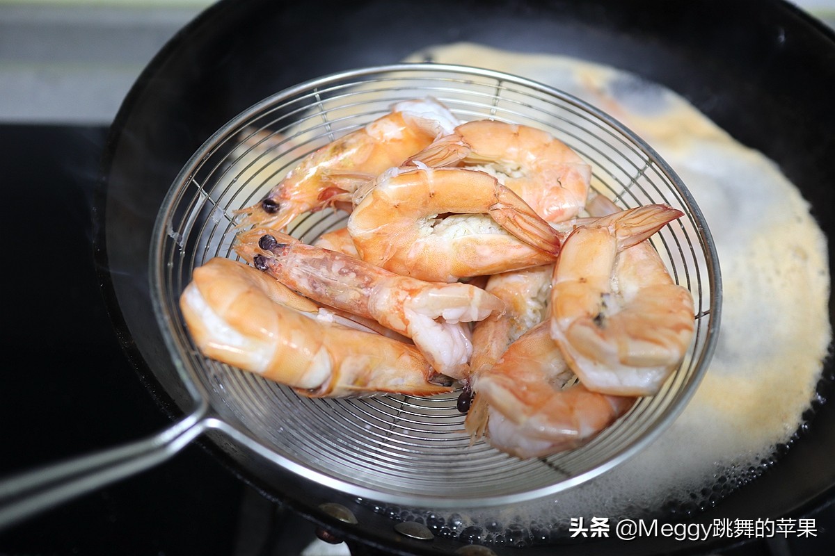 避风塘皮皮虾怎么做才酥脆,避风塘炒虾酥脆鲜香上桌就被抢光