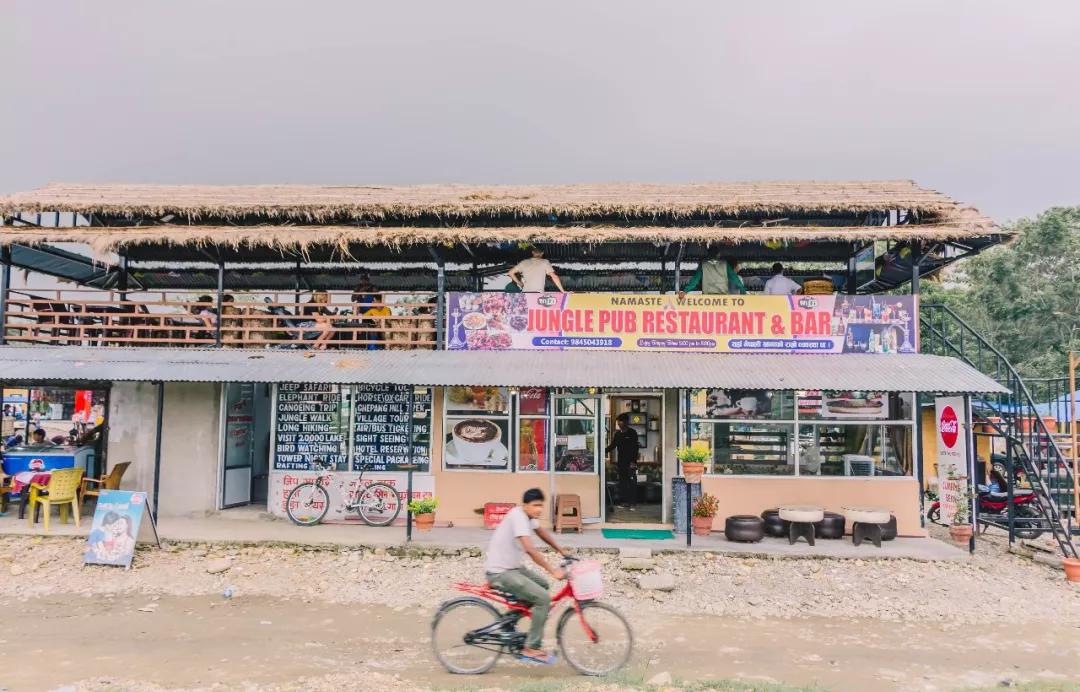 这个微笑国度,见人就夸漂亮,300元就能在天空滑翔