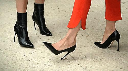 鞋子硬还卡脚?挑选时这几点很重要,穿着舒适时尚还高级