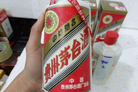 拼多多2500的飞天茅台是真的吗,低于市场价很多的茅台