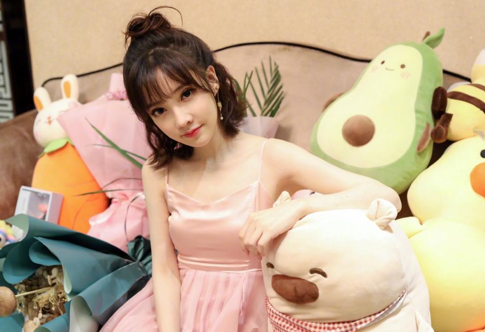 冯提莫再次上场,冯提莫上抖音