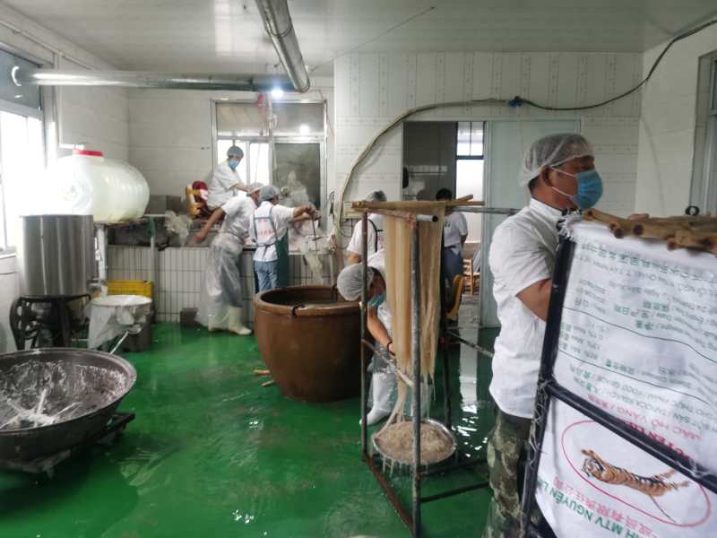 家乡美味纯手工红薯粉,纯手工红薯粉地方特色美食