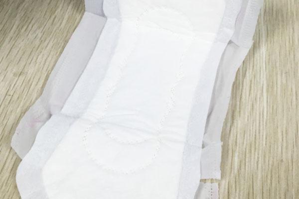 卫生巾真正使用的方法,使用卫生巾的6误区