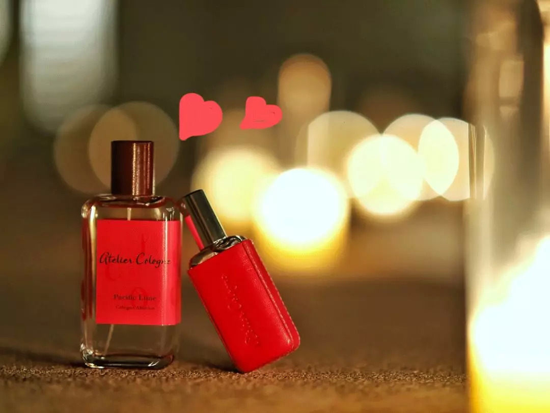 rihanna只靠副业微商赚6个亿,rihanna副业赚多少钱