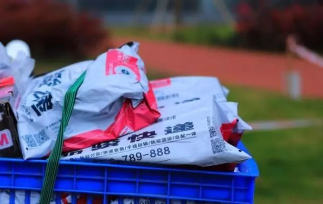 唯品会线上线下质量不一样,唯品会线下店为什么越来越少