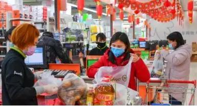 四川巾帼在行动|我的后备箱就是你们的保障箱——甘当村民“代购员”的第一书记