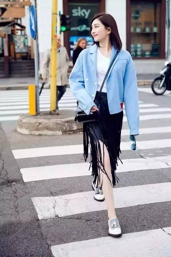 今年超火裙子显瘦,最近超火裙子显瘦穿搭