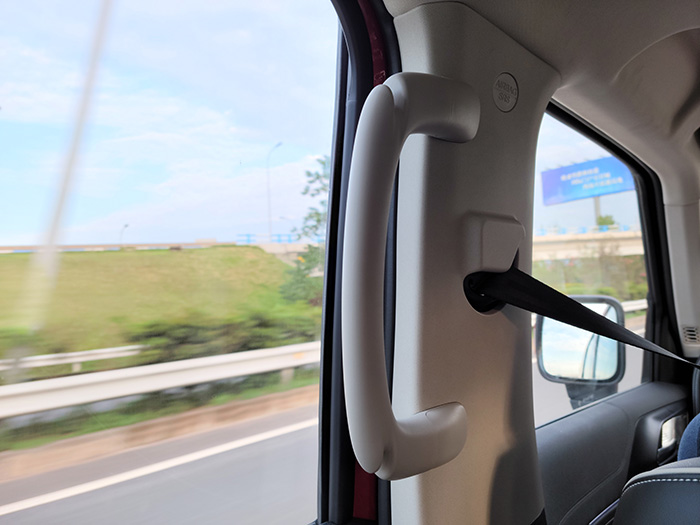 坦克300四驱suv实地越野路况表现,坦克300越野车穿越视频