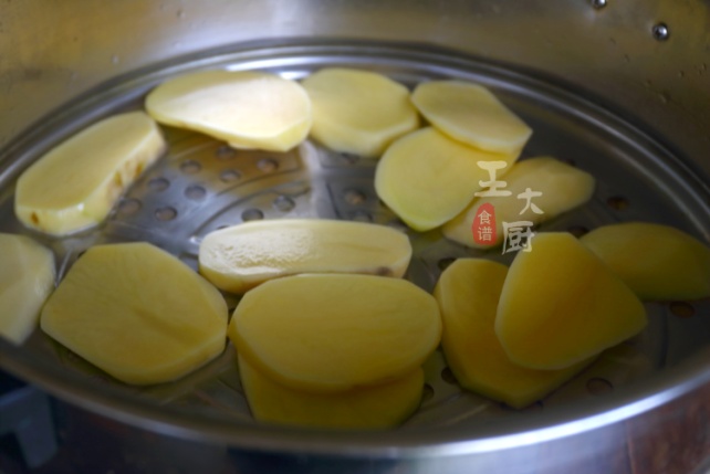 爆浆芝士土豆球，咬一口酥脆绵软奶香浓郁，一口一个太香了