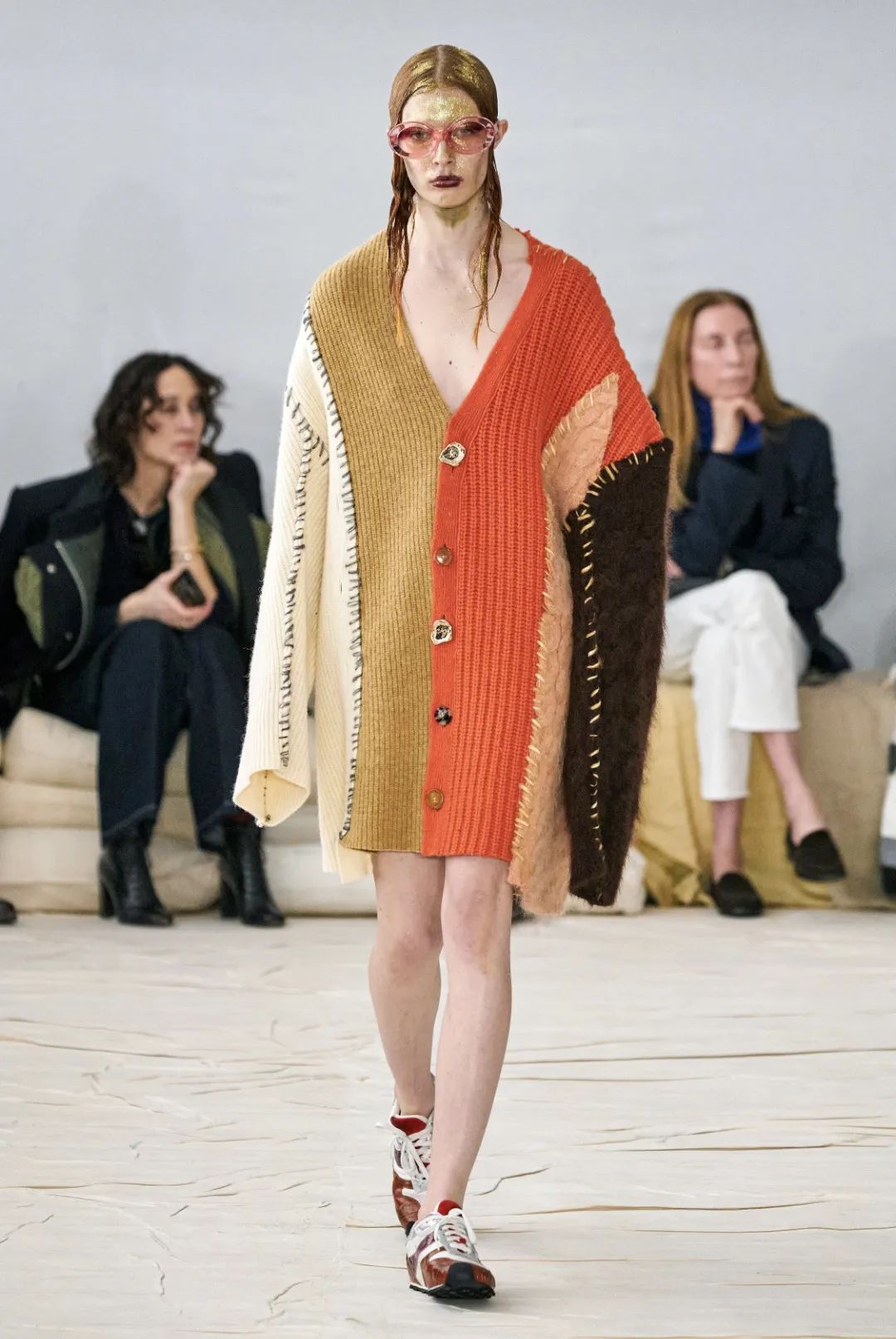 再不穿这3种花样毛衣，有点说不过去了吧？