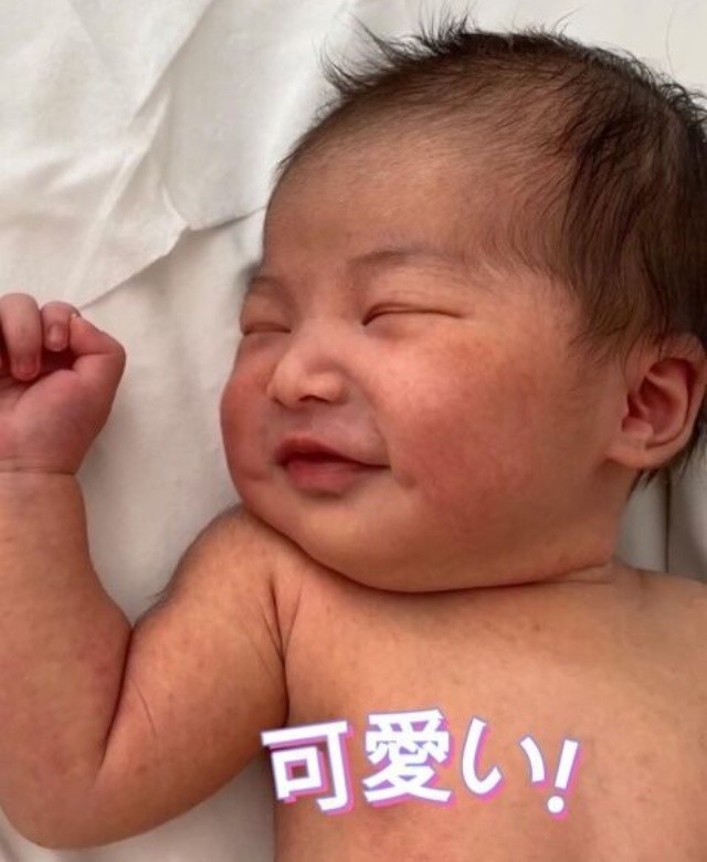 朱珠挺孕肚亮相,朱珠王昀佳婚礼