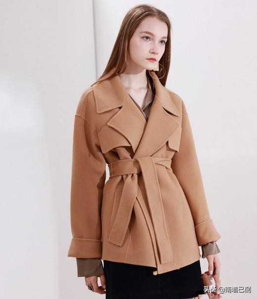 驼色这样搭配穿出天然的高级感,浅驼色怎样搭穿出高级感