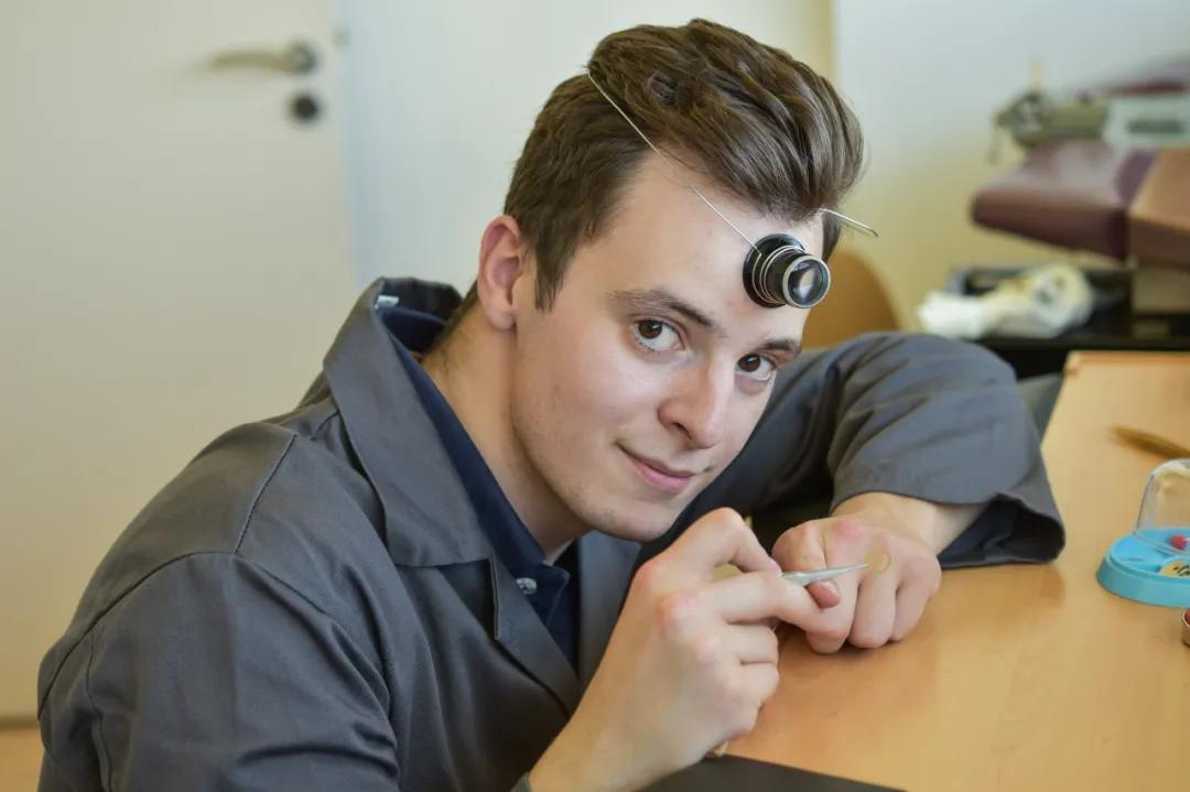 陀飞轮独立制表 (陀飞轮机芯的发展史)