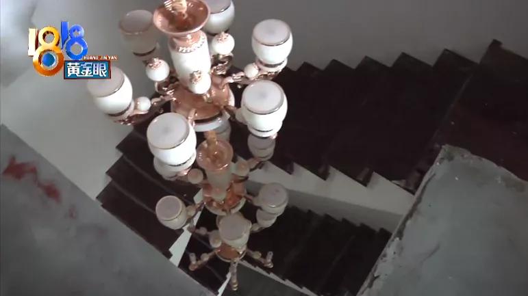 地漏被建筑材料堵塞,地漏被楼下塞住