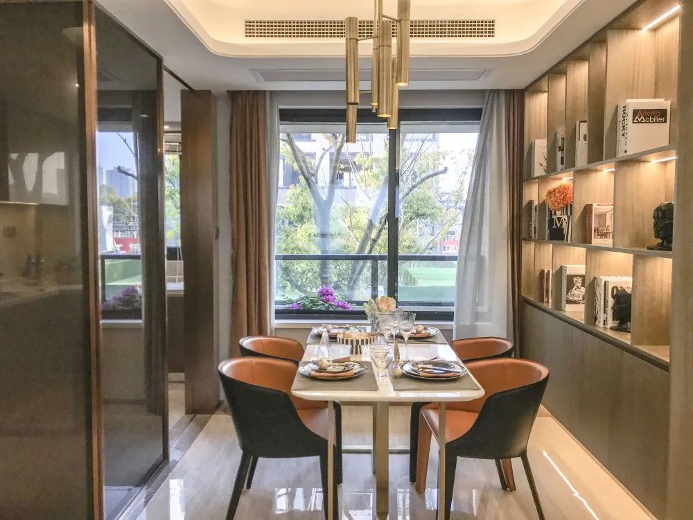 绿洲康城亲水湾开盘一房一价表,绿洲康城亲水湾两房两厅样板房