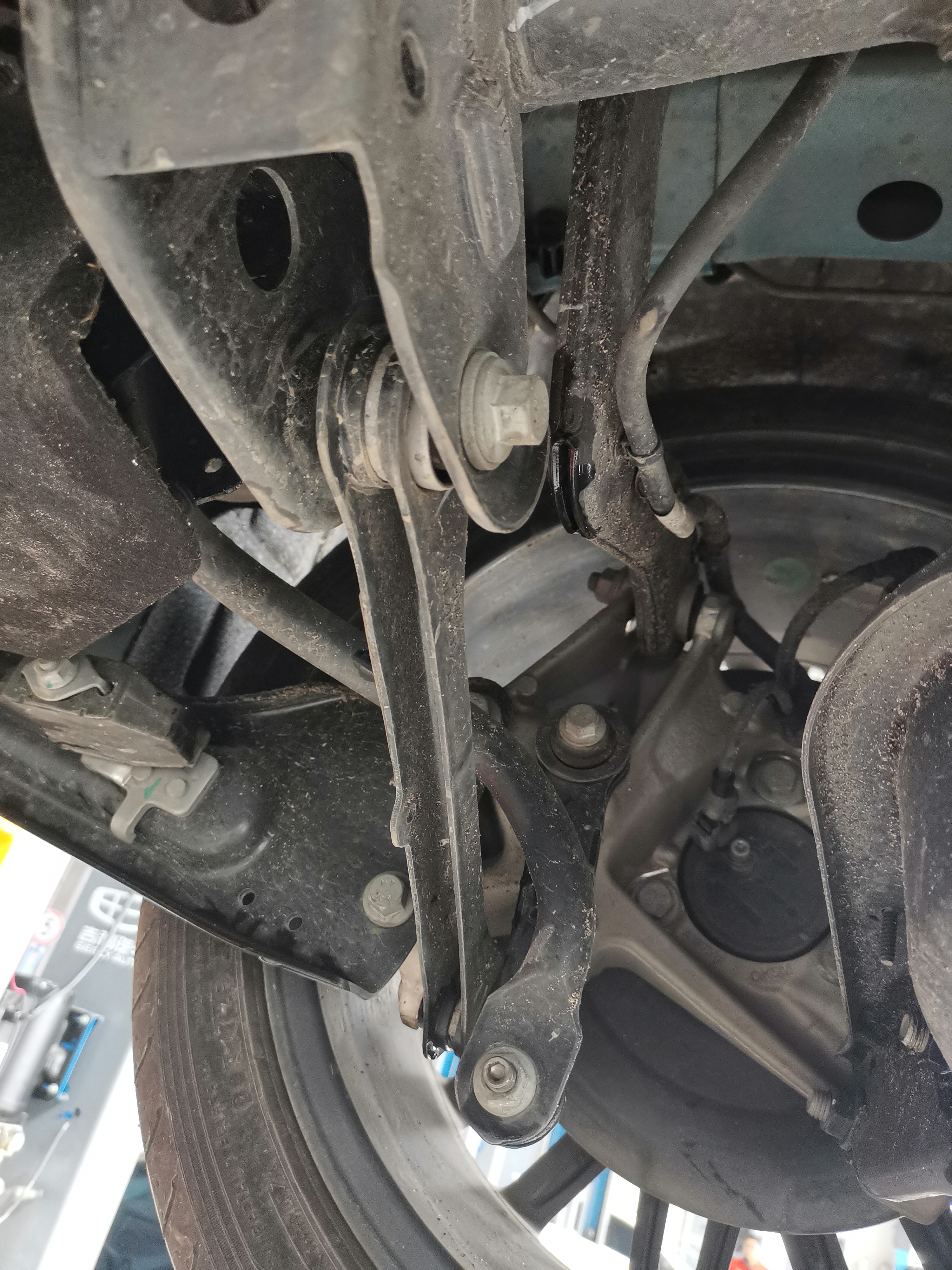 星瑞底盘比suv底盘低多少,星瑞底盘和速腾底盘