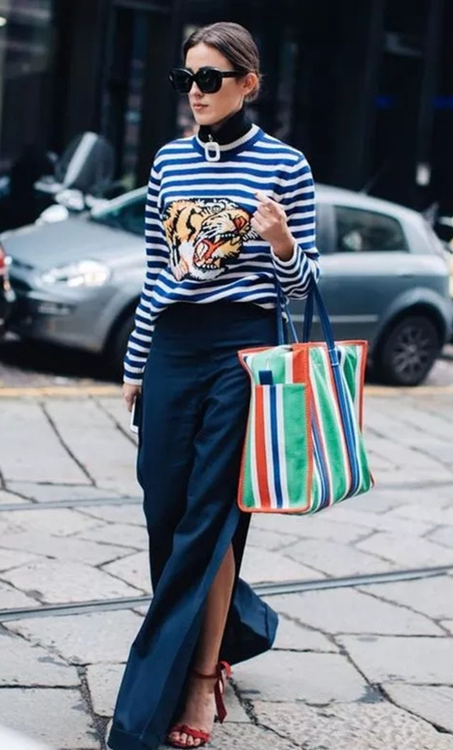 条纹穿搭还能更大胆吗,条纹的上衣搭什么好看