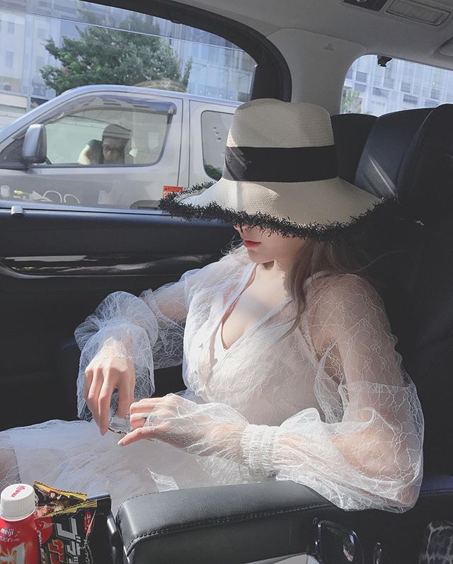 跟周扬青这样穿，打造甜酷女人味，难怪收服天王罗志祥，独得专宠